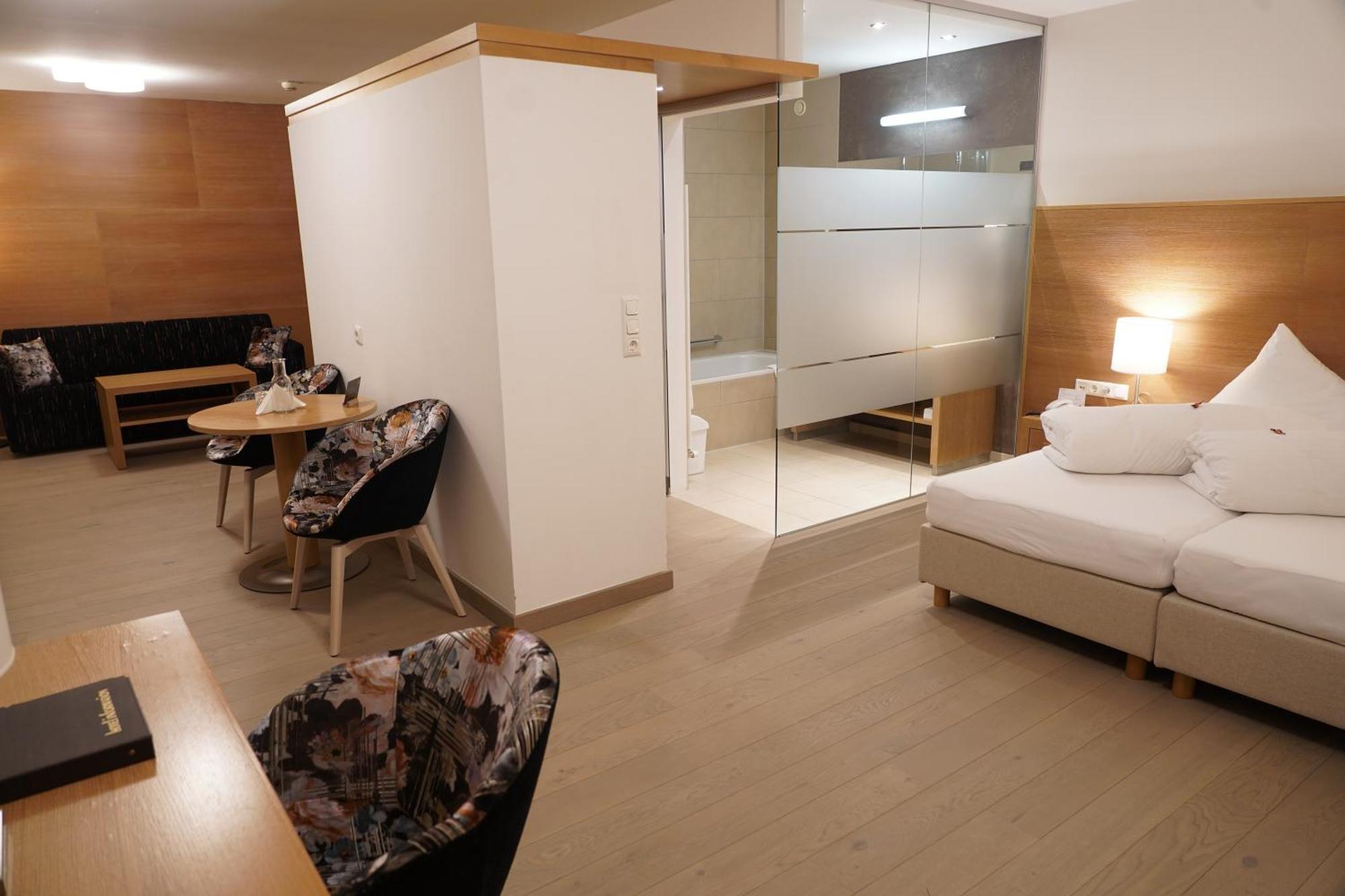 Quality Hosts Arlberg - Hotel Goldenes Kreuz B&B Sankt Anton am Arlberg Exteriér fotografie