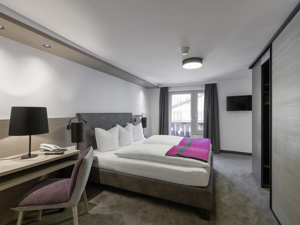 Quality Hosts Arlberg - Hotel Goldenes Kreuz B&B Sankt Anton am Arlberg Pokoj fotografie