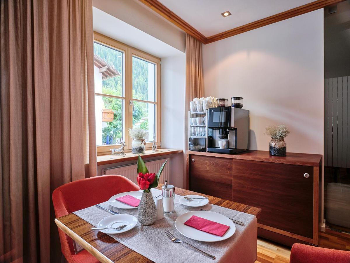 Quality Hosts Arlberg - Hotel Goldenes Kreuz B&B Sankt Anton am Arlberg Exteriér fotografie